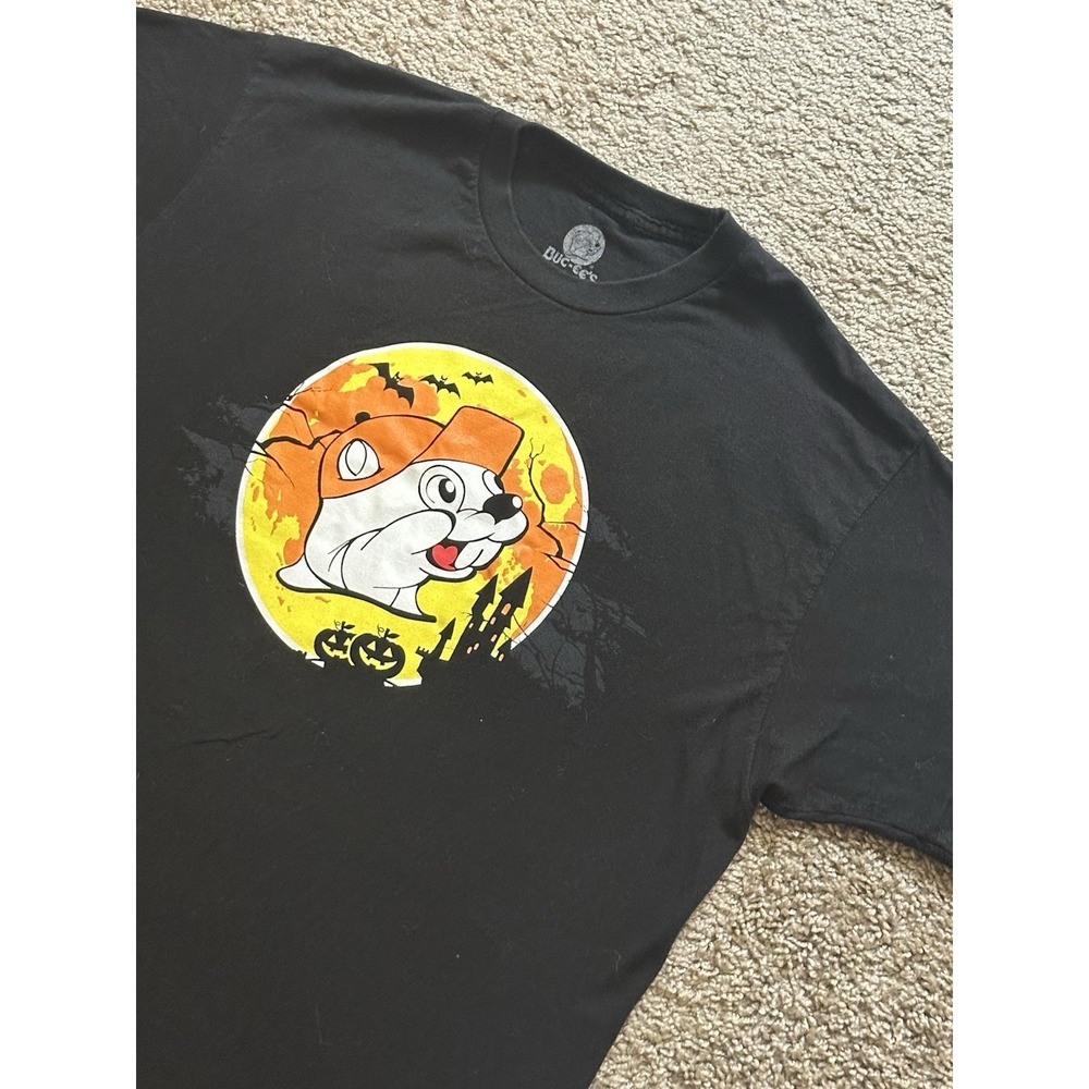 Adult Buc-ees Halloween Short Sleeve Graphic Shirt - Large